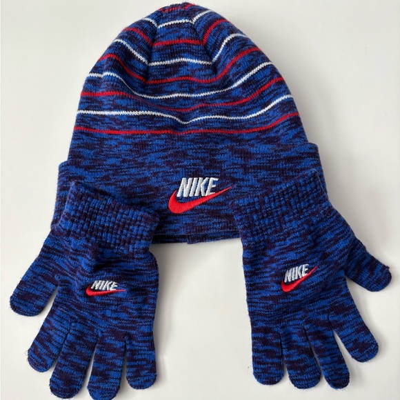 Nike Other - Nike Toboggan and Glove Set